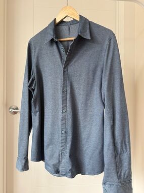 Lululemon Commission Button Down - Medium
